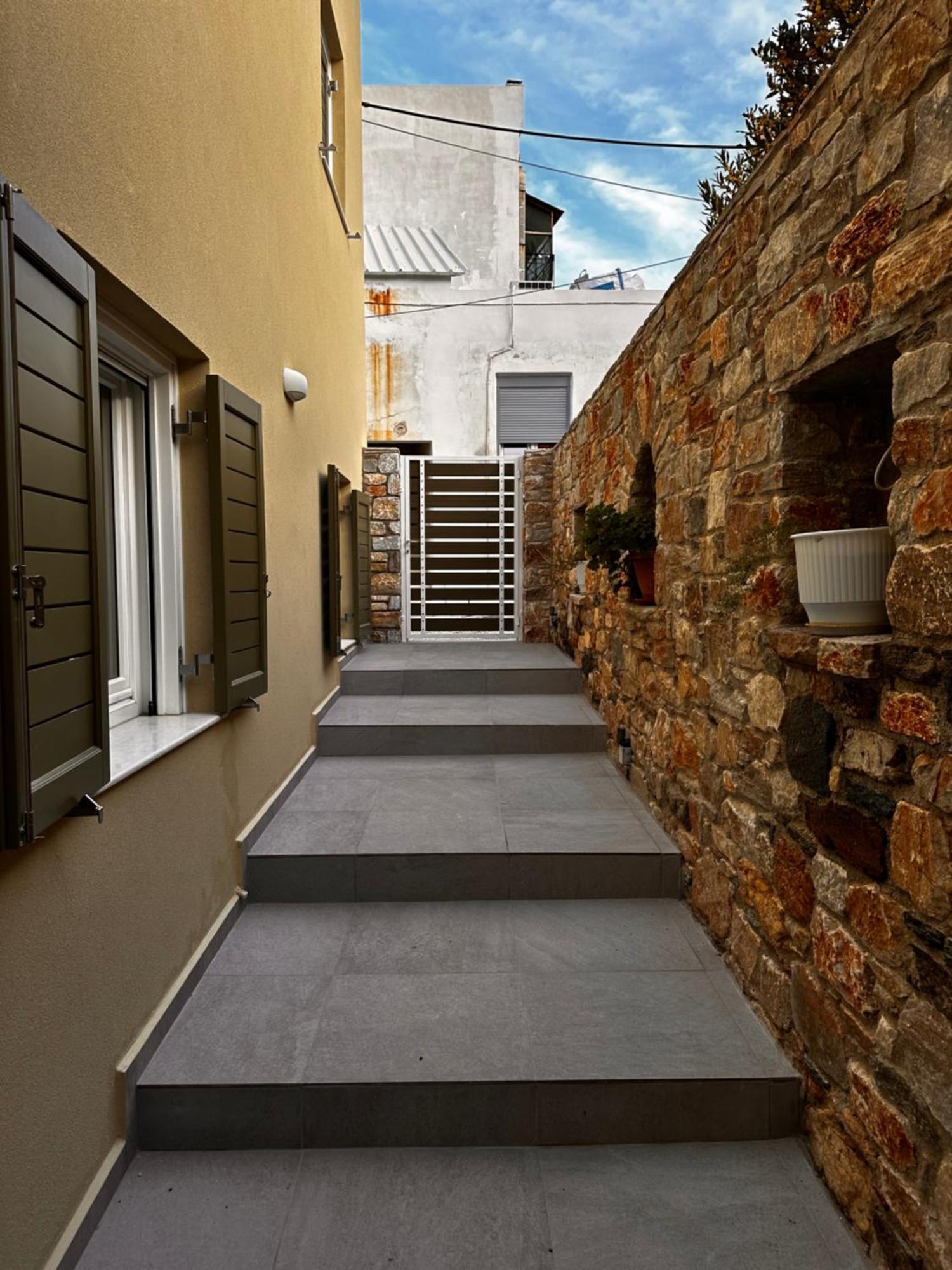 Sky Apartment Ermoupoli Exterior photo
