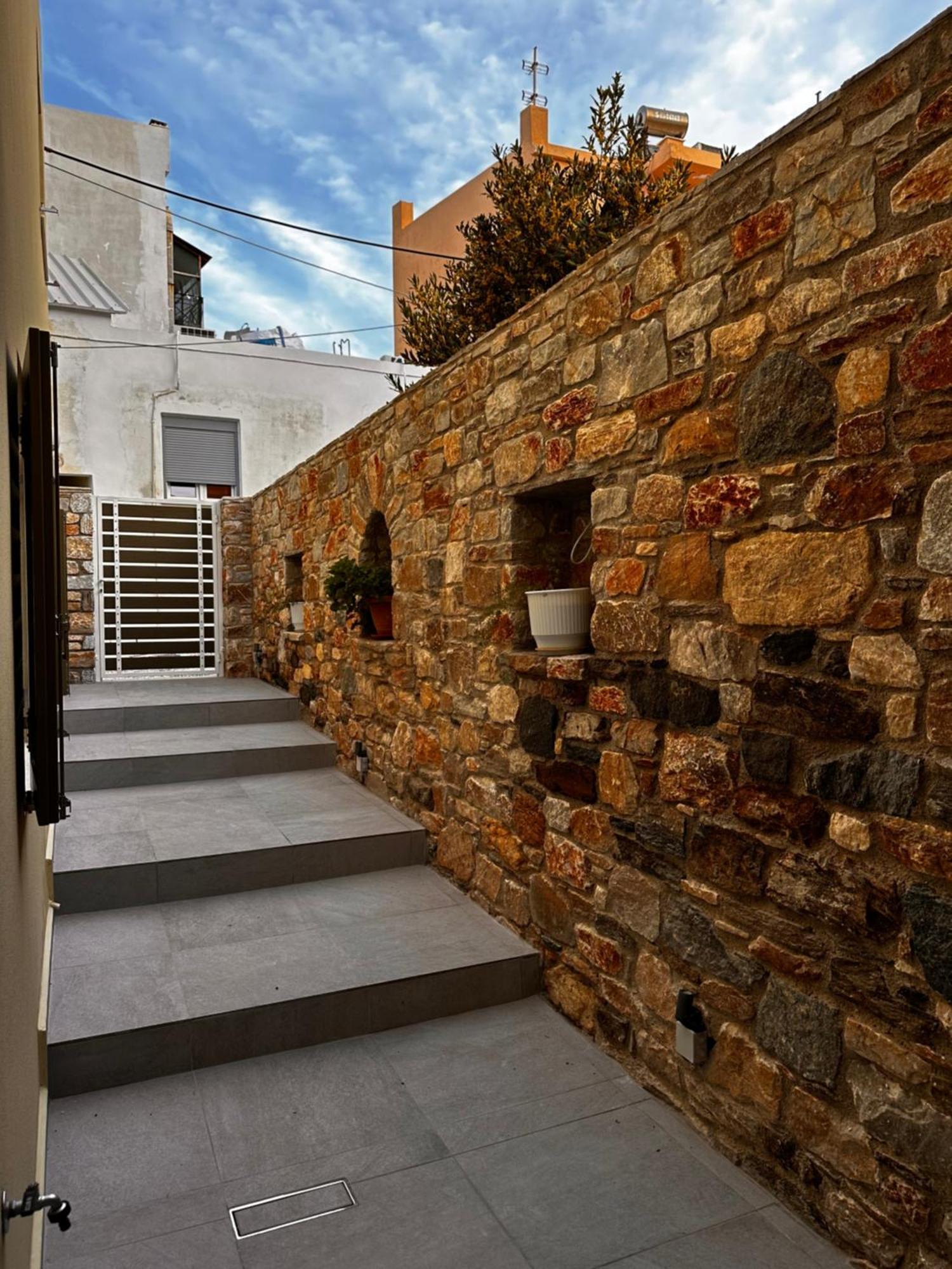 Sky Apartment Ermoupoli Exterior photo
